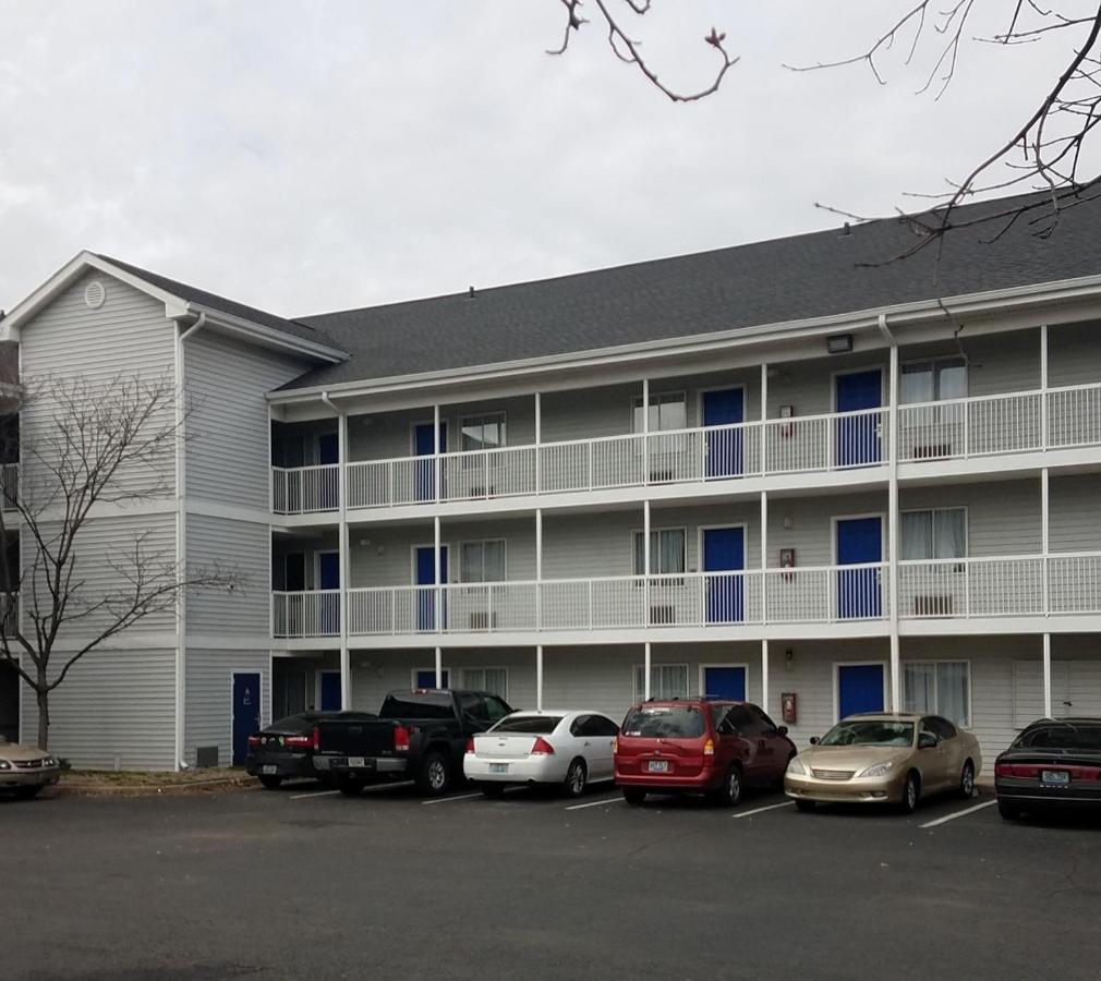 Intown Suites Extended Stay Louisville Ky - Airport エクステリア 写真